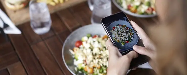 Jak social listening w branży gastronomicznej pozwala przyciągnąć klientów?